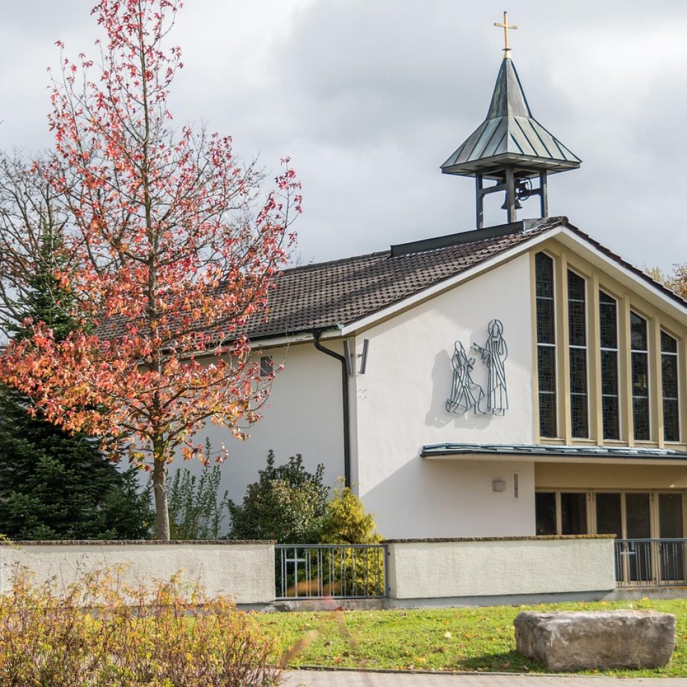 cemetery-chapel-2878701_1280