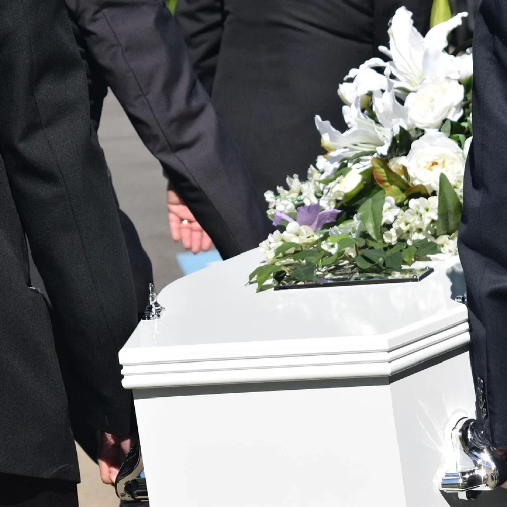 funeral-2421820_1280-_1_